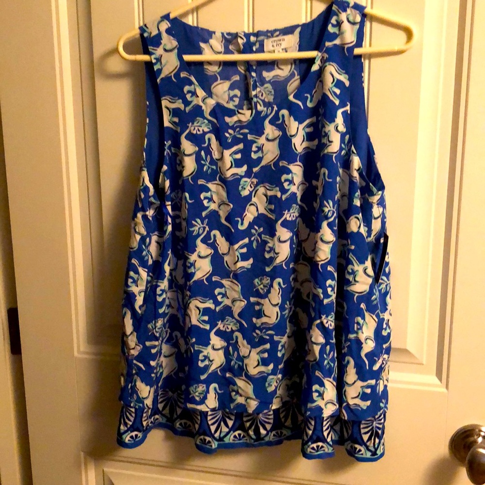 New Crown and Ivy elephant print blouse. Size M. Never worn / tags on